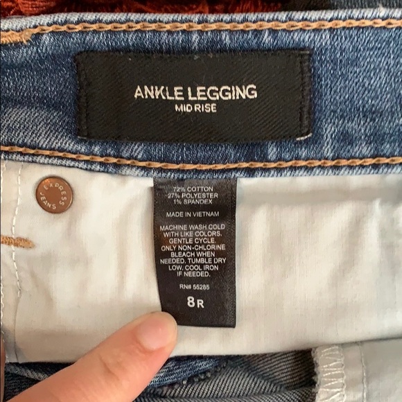 Ankle Length Mid Rise Embroidered Express Jeans - Picture 2 of 4